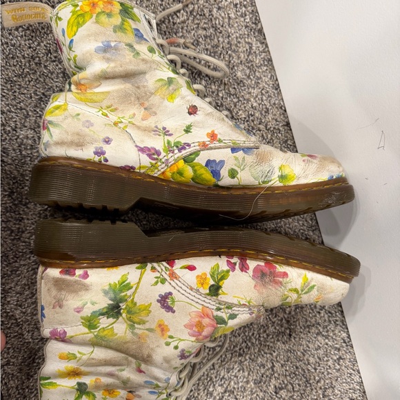 Doc martens women’s Floral Lace-Up Boots size 9 - Picture 9 of 10